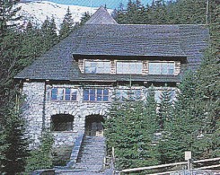 Schronisko w Dolinie Chochołowskiej 